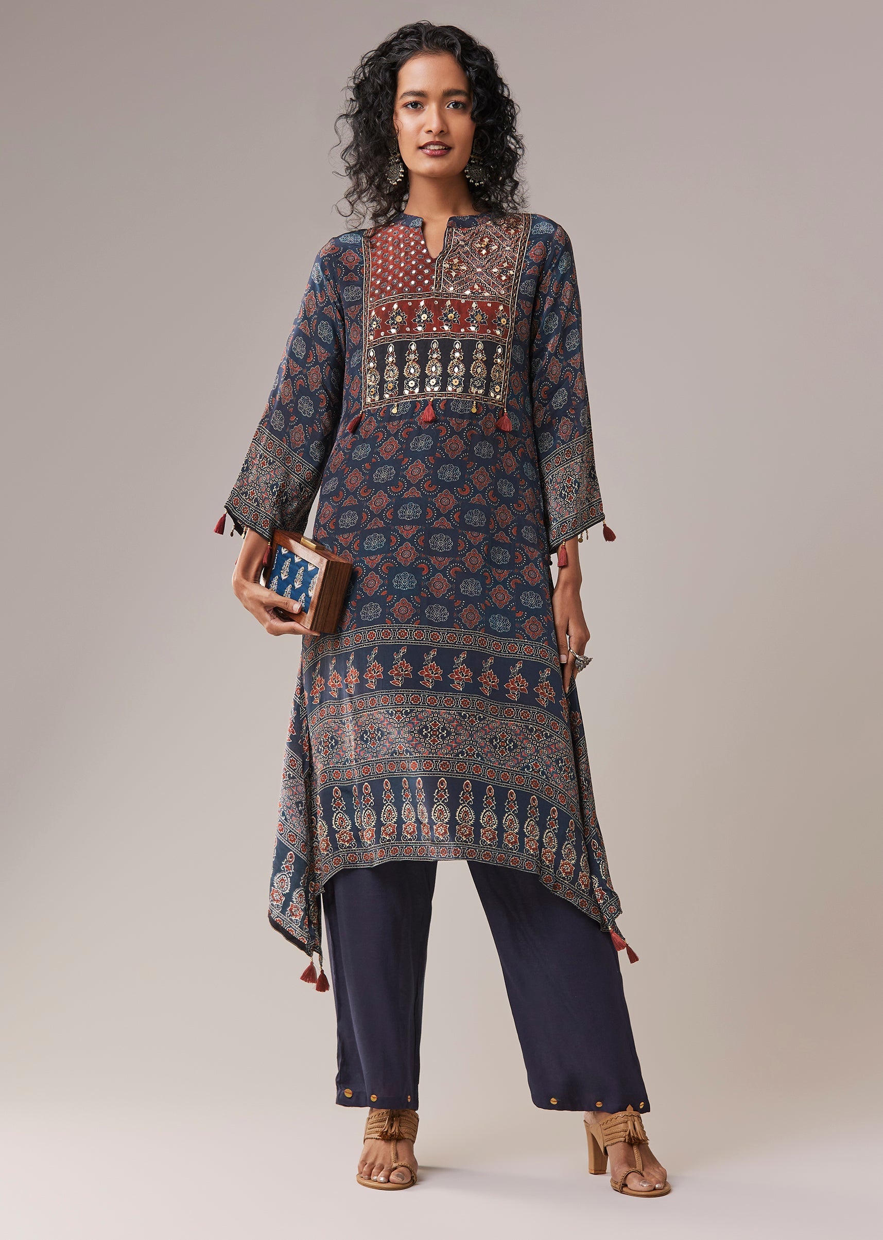 navy-blue-indie-floral-print-kurta-and-pant-set-sg380336-1 1207e3a3-f972-4da0-a4a5-cc5828a65330