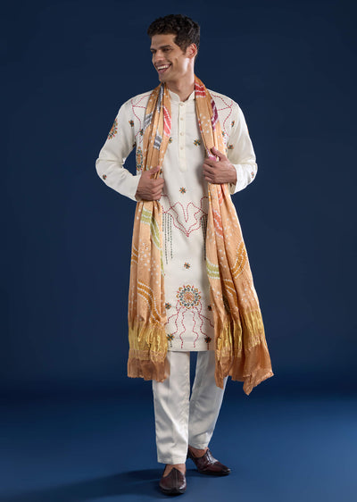 off-white-embroidered-mens-kurta-set-with-bandhani-print-dupatta-sg361884-1
