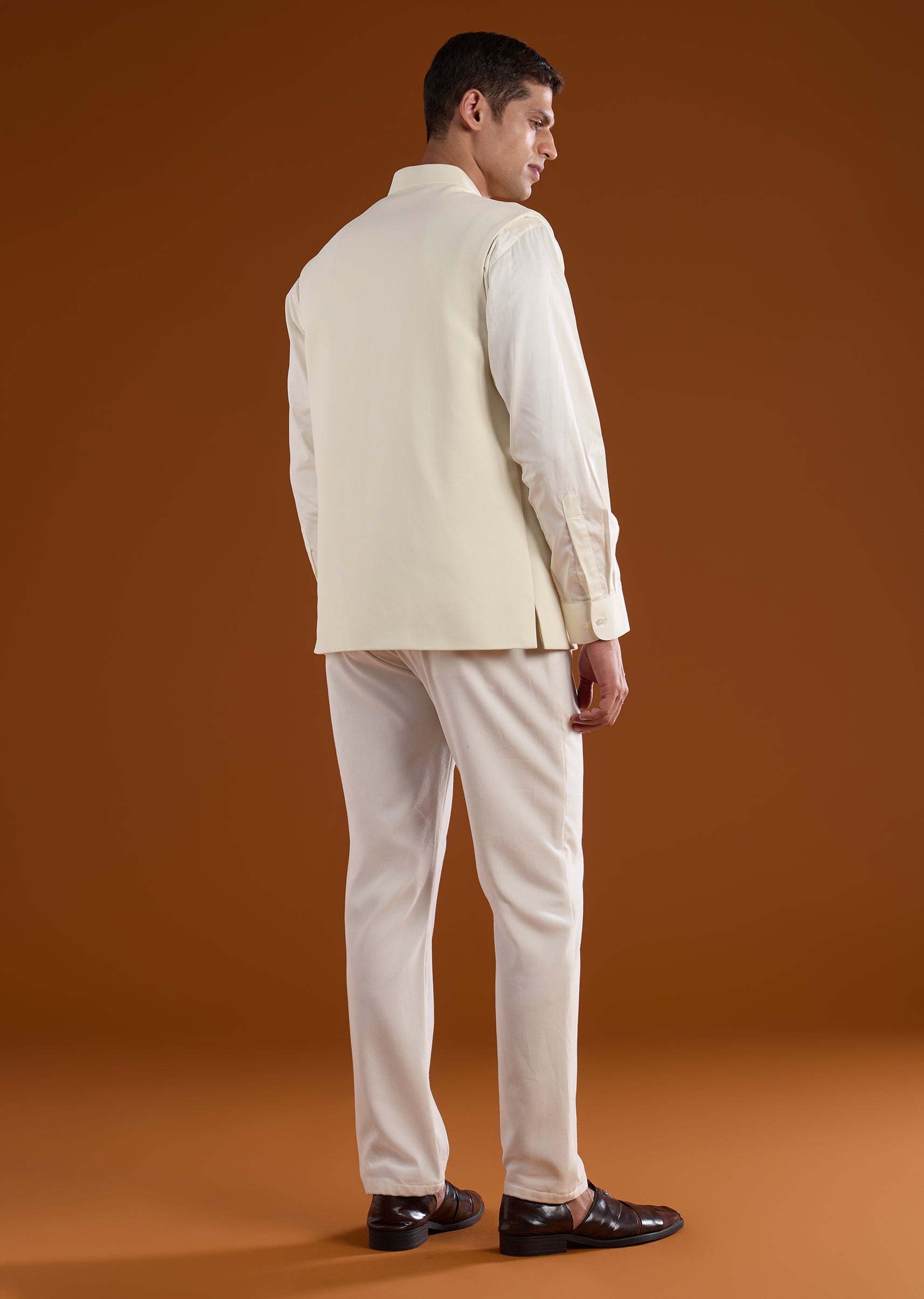 off-white-embroidered-silk-kurta-jacket-set-sg333124-5 7c447f80-74b7-4ed9-9926-83a19514c8a0