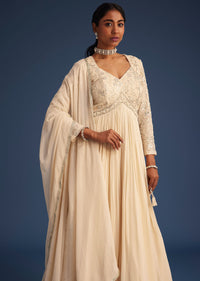 off-white-georgette-embellished-anarkali-with-dupatta-sg300300-2