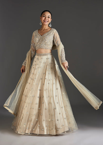 Off White Glamour With Modern Sparkle