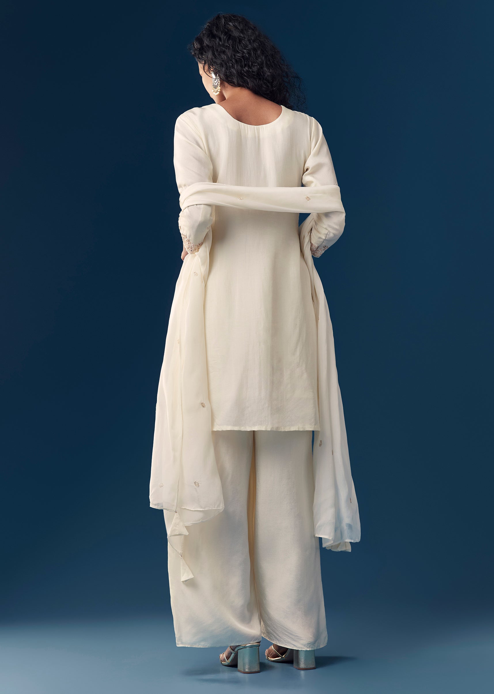 off-white-gota-work-silk-kurta-set-sg341294-5 678cb9a0-439f-4909-9a83-a1b7cf476aac