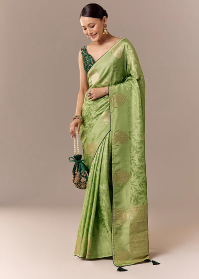 parrot-green-jacquard-zari-saree-with-contrast-brocade-blouse-sg350707-1 95fdaf79-1f1c-43a5-88af-3f977a205037