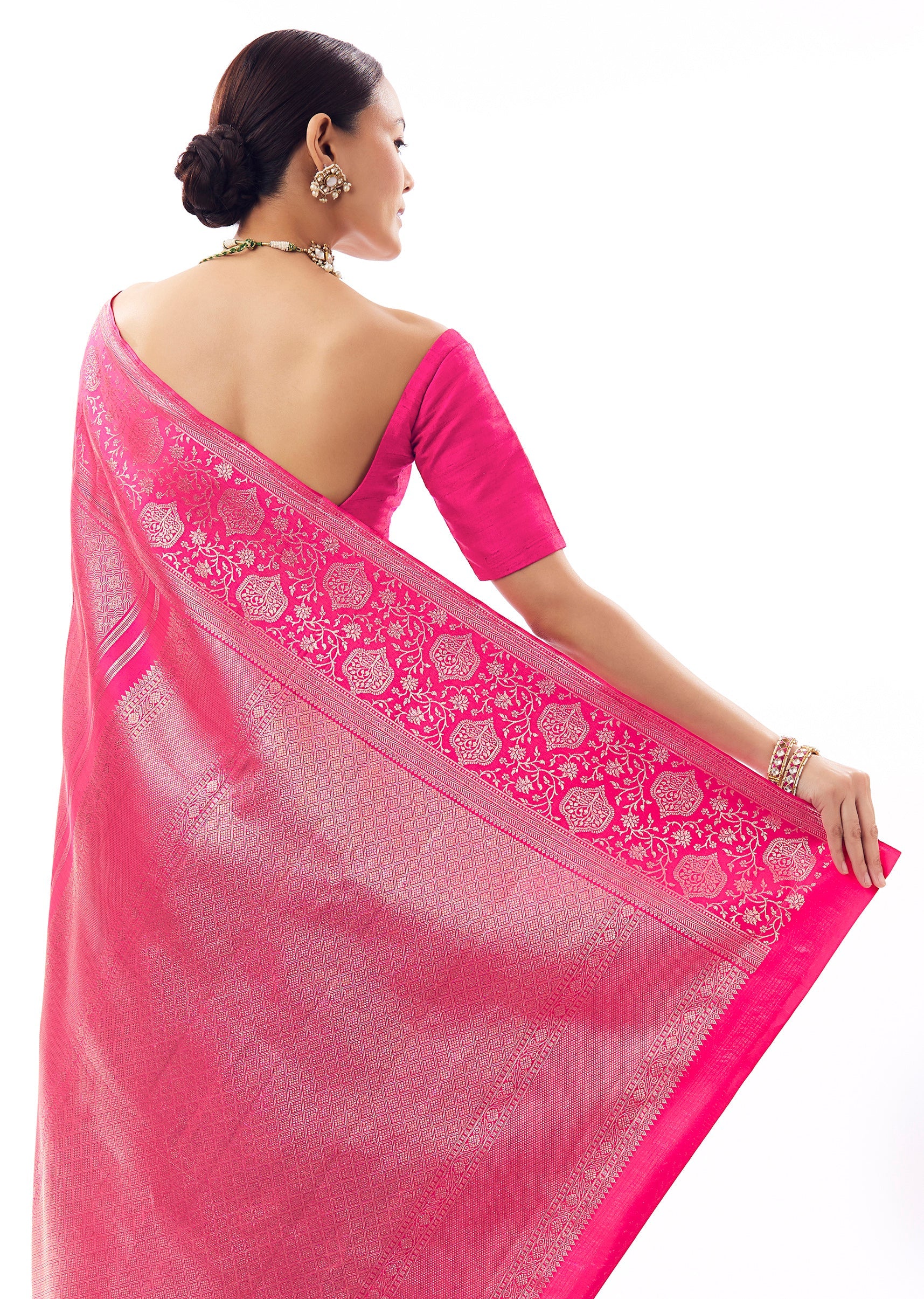rani-pink-silk-chanderi-zari-woven-saree-and-floral-statement-border-sg334420-6 8600fc22-b769-4bc0-9cbd-a84f072af650