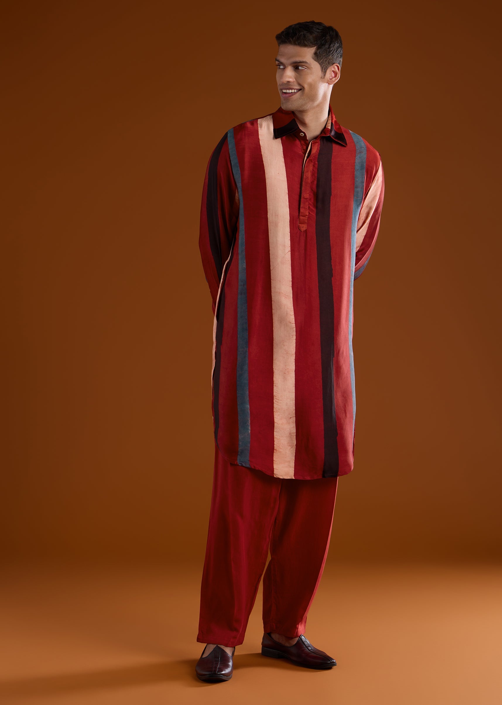 red-modal-mens-kurta-set-with-handblock-ajrakh-sg349437-3 d17aec37-fab4-4b2d-bcdb-df755635c096