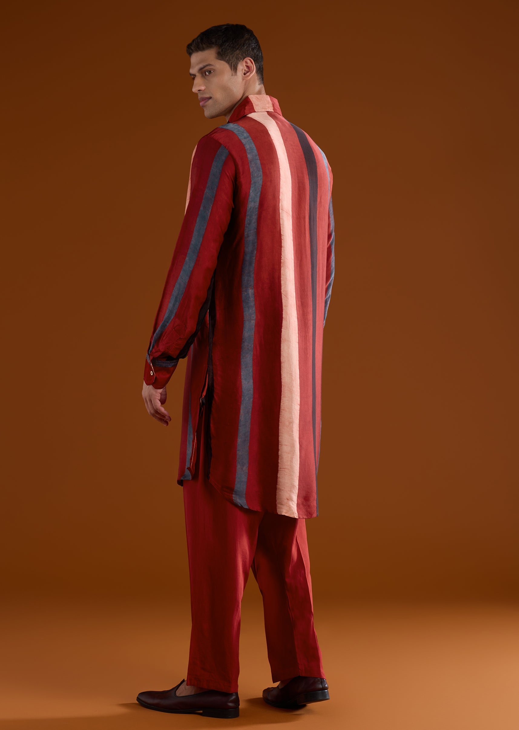 red-modal-mens-kurta-set-with-handblock-ajrakh-sg349437-5 cb174f26-a6b8-4ac3-8ffc-bf80960794d9