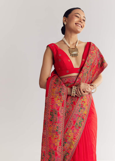 red-saree-with-traditional-floral-and-animal-prints-sg311908-5