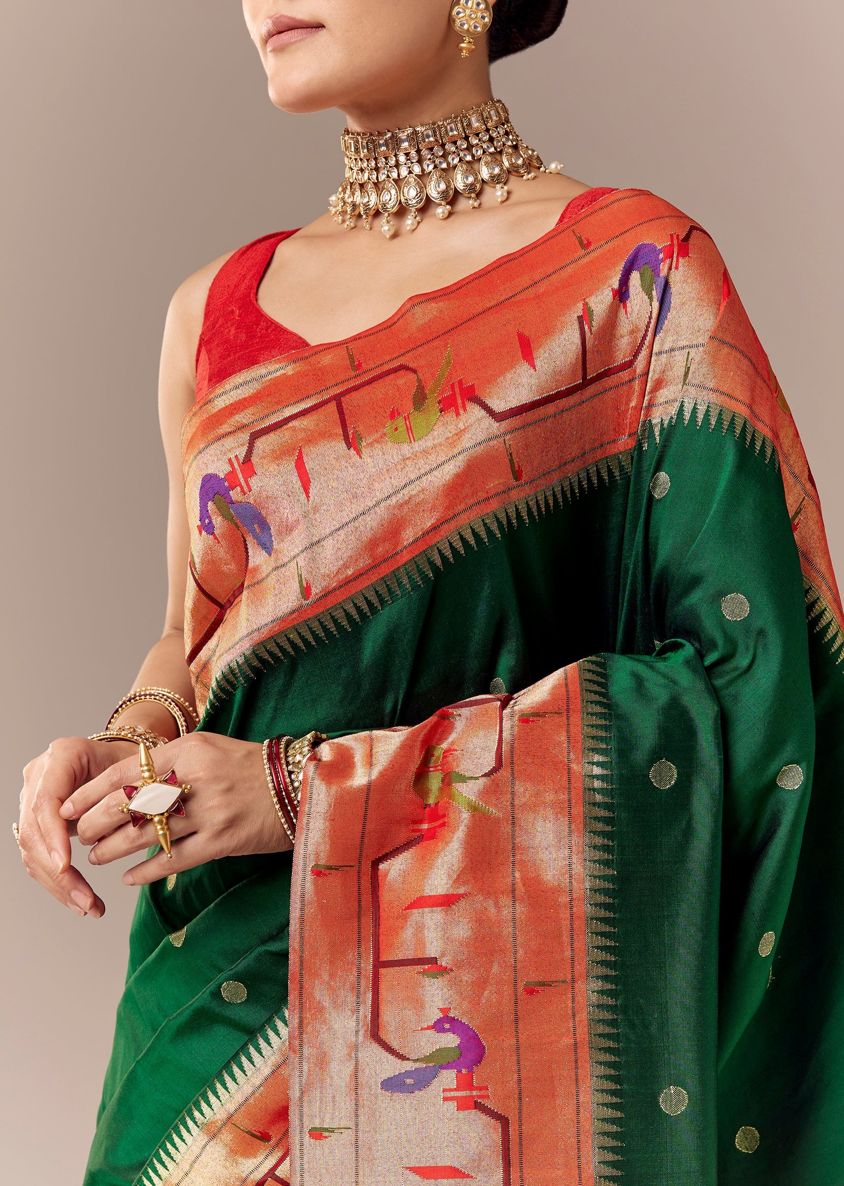 reshami-green-paithani-saree-with-peacock-motif-pallu-sg292212-2 c814b850-42e0-42c5-ae2b-48650f6df2b7
