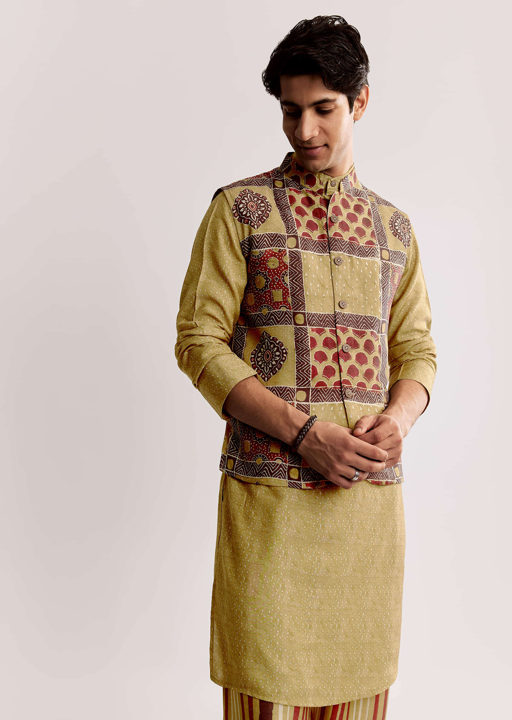 yellow-linen-kurta-jacket-set-with-ajrakh-print-sg318159-1