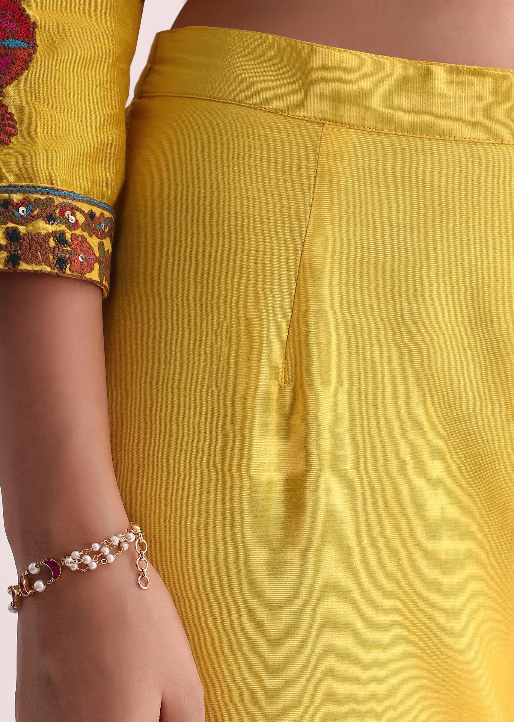 yellow chiffon kurti pant set with dupatta and resham-sg221497 12